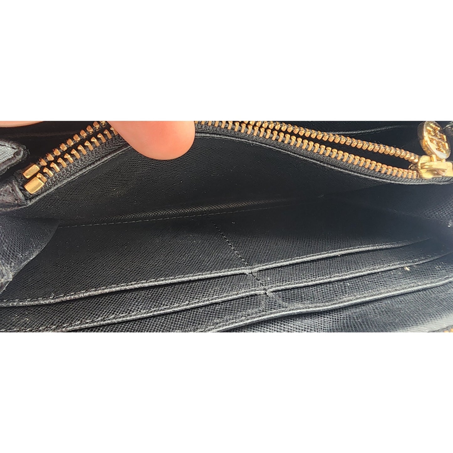 Tory Burch Zip Around Long Wallet